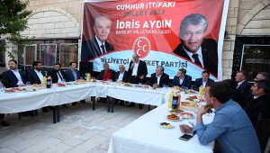 Bayburt MHP teşkilatı sandık görevlilerine iftar verdi