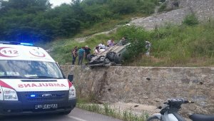 Çocuğun kullandığı otomobil şarampole devrildi