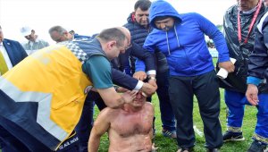 Milletvekili adayı doktor yaralıya ilk müdahalede bulundu