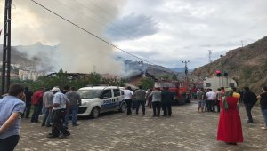 Yusufeli'de ev yangını