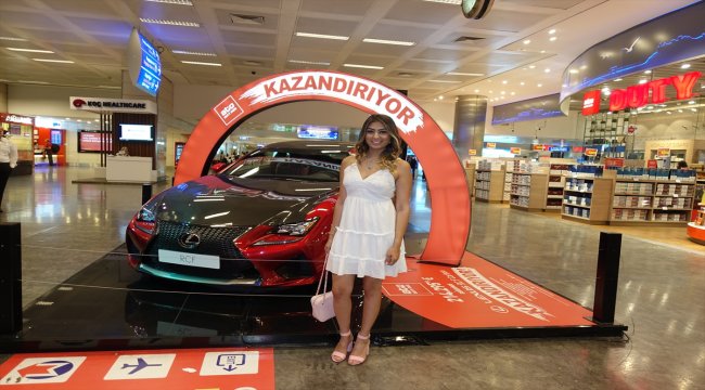 89 Avro'ya parfüm aldı 1 milyon 210 bin liralık araba kazandı