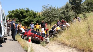 Bolu'da otomobil şarampole devrildi: 5 yaralı