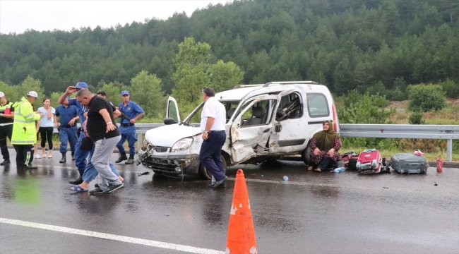 Bolu'da zincirleme trafik kazası: 1 ölü, 5 yaralı
