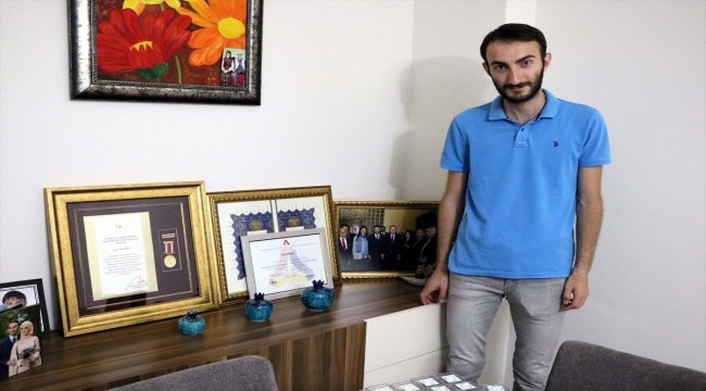"Cumhurbaşkanı'nı Menderes'in yalnızlığına bırakmamak için sokağa çıktık"