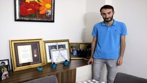 "Cumhurbaşkanı'nı Menderes'in yalnızlığına bırakmamak için sokağa çıktık"