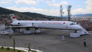 Eski uçak "millet kıraathanesi" oldu