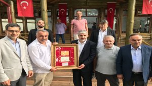 "Liderler sandıkla gelir ve ancak sandıkla giderler"