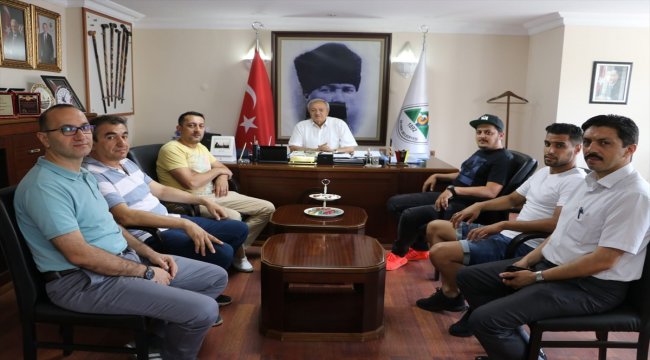 Mesut Özil'in ailesinden teşekkür ziyareti