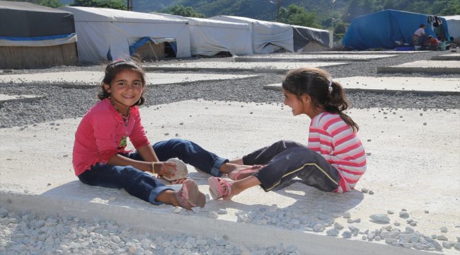 Mevsimlik tarım işçileri fındık hasadını bekliyor