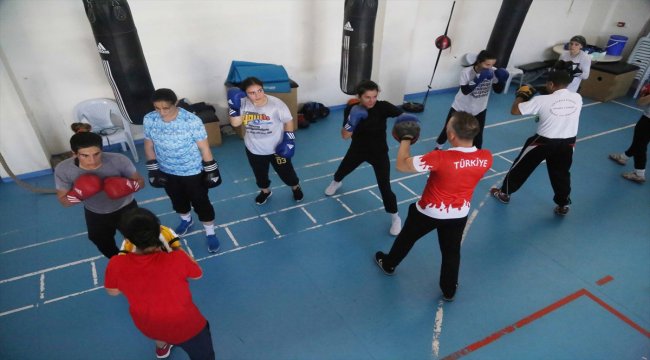 Milli boksörlerin Kastamonu kampı sürüyor
