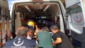 Ordu'da denize giren anne ile iki çocuğu boğulma tehlikesi geçirdi