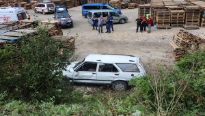 Otomobil şarampole devrildi: 4 yaralı