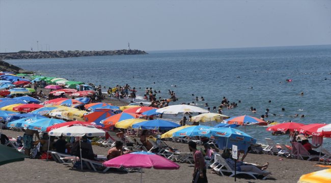 Sahil kenti Akçakoca'da hafta sonu yoğunluğu