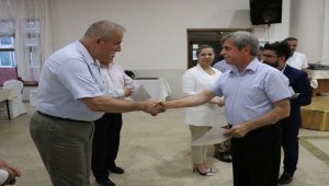 Vali Çınar'ın teşekkür yemeği