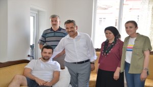 Vali Kaymak, Çukurca gazisini ziyaret etti