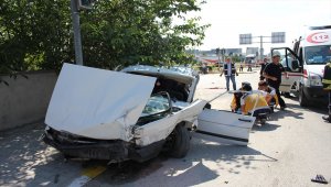 Yolcu otobüsü ile otomobil çarpıştı: 2 ölü, 1 yaralı