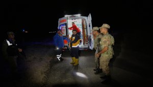 Yüzmek için girdiği gölette boğuldu