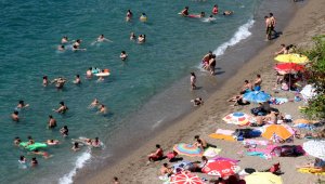 Zonguldak'ta plajlar doldu taştı