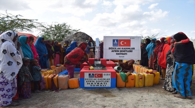 AK Partili kadınlardan Somali'ye su kuyusu