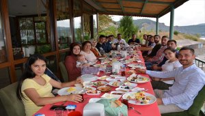 Alaplı'da AK Parti'li gençler bir araya geldi
