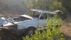 Amasya'da otomobil devrildi: 1 ölü, 1 yaralı
