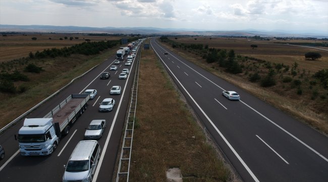 Anadolu Otoyolu'nda bayram yoğunluğu