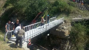 Artvin'de köylülerin köprü sevinci