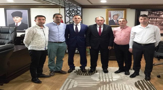 Artvin Valisi Doğanay'a turizmcilerden ziyaret