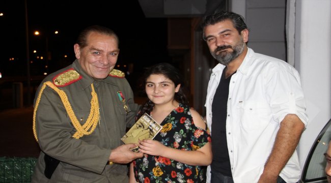 Atatürk'e benzeyen oyuncu Kaya, Havza'yı ziyaret etti