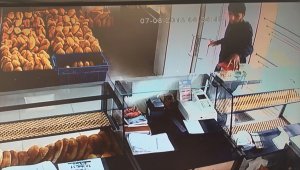 Bayburt'ta sadaka kutusunu çalan çocuk yakalandı