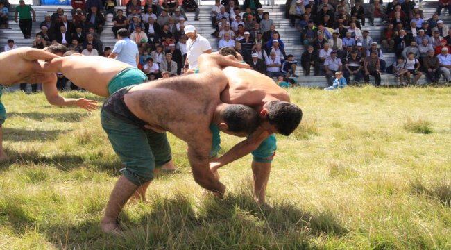 Bengü güreşlerinde kalp krizi geçiren kişi öldü