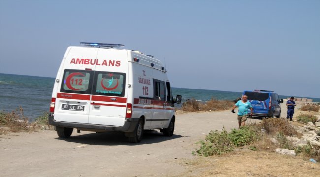 Boğulma tehlikesi geçiren 3 kişi kurtarıldı
