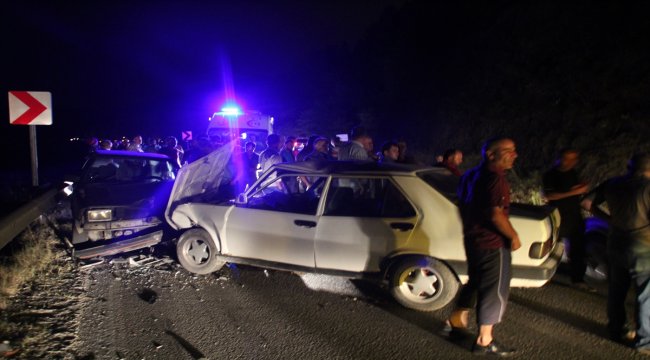 Düzce'de iki otomobil çarpıştı: 5 yaralı