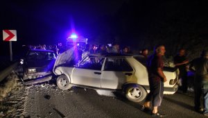 Düzce'de iki otomobil çarpıştı: 5 yaralı