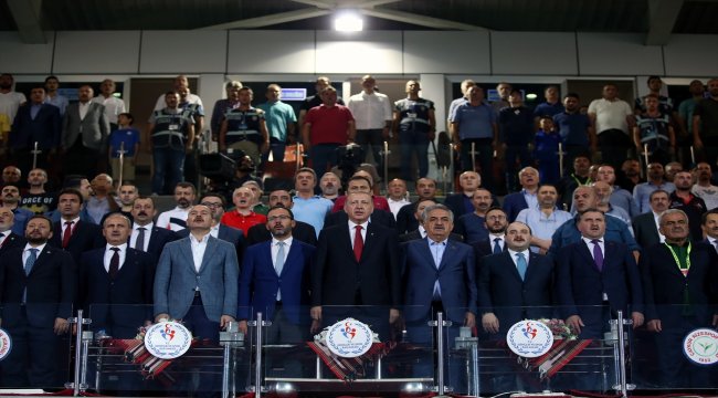Erdoğan, Çaykur Rizespor-Kasımpaşa maçını izledi