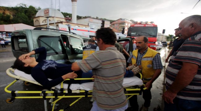 Giresun'da zincirleme trafik kazası: 3 yaralı