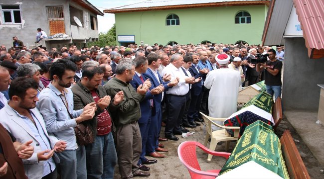 İstanbul'da trafik kazasında ölen 3 kişinin cenazesi Ordu'da toprağa verildi