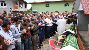 İstanbul'da trafik kazasında ölen 3 kişinin cenazesi Ordu'da toprağa verildi