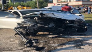Kastamonu'da 2 otomobil çarpıştı: 1 ölü, 10 yaralı