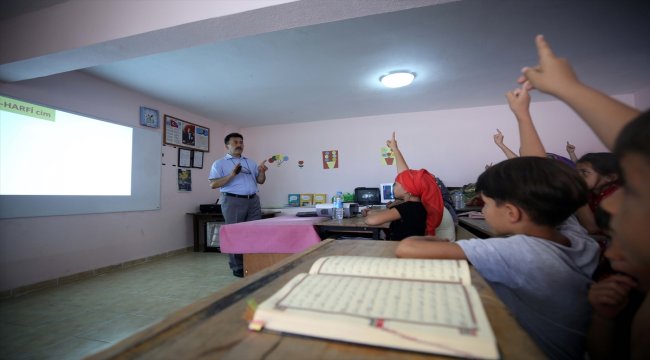 "Muhteşem Hoca"dan çocuklara "eğlenceli" Kur'an eğitimi