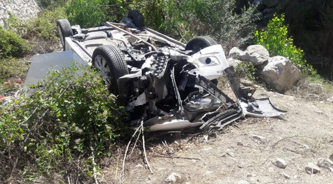 Otomobil şarampole devrildi: 3 ölü, 4 yaralı
