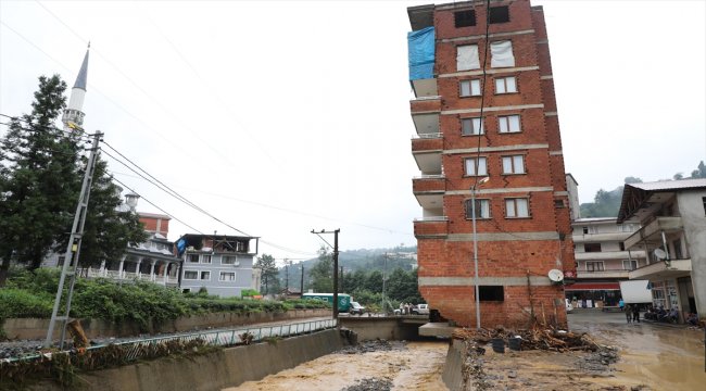Rize'deki şiddetli yağış