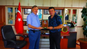 Rize Ziraat Odasından teşekkür plaketi