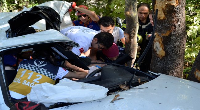 Sağlık personeli kazada yaralandı