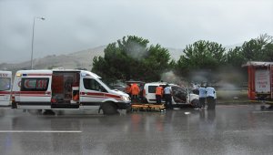 Samsun'da otomobil ile panelvan çarpıştı: 7 yaralı
