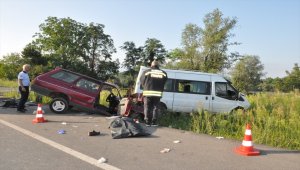 Samsun'da trafik kazası: 2 ölü, 1 yaralı