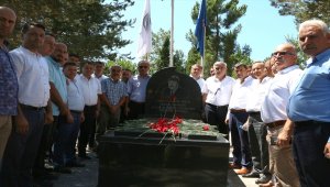 Şemsi Denizer mezarı başında anıldı