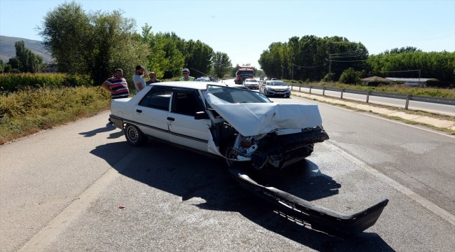 Tokat'ta iki otomobil çarpıştı: 4 yaralı