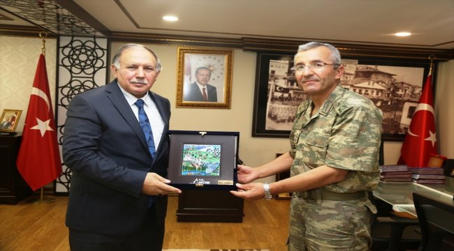 Tuğgeneral Kaymaz'dan Vali Doğanay'a veda ziyareti