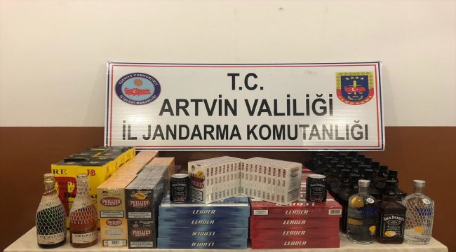 Artvin'de gümrük kaçağı sigara ve içki ele geçirildi
